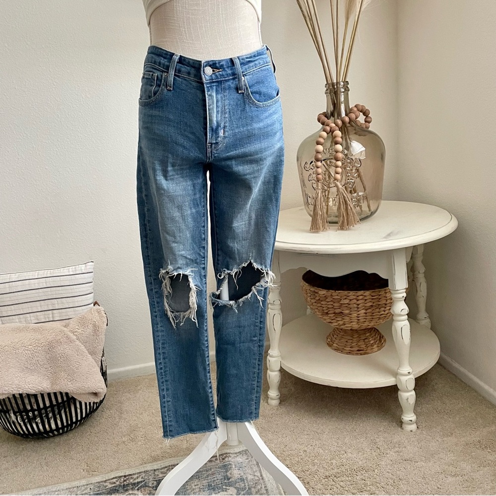 Levi’s 721 Distressed High Rise Skinny Jeans